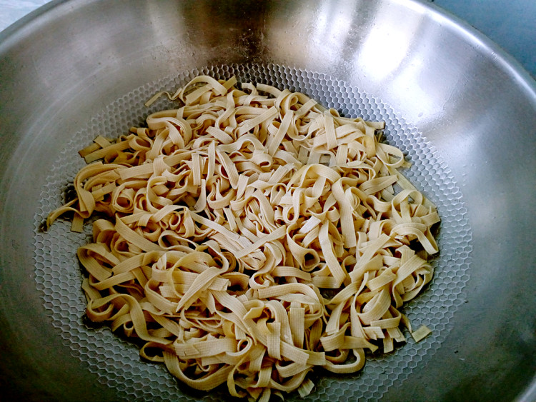 肉丝豆皮青菜汤步骤10