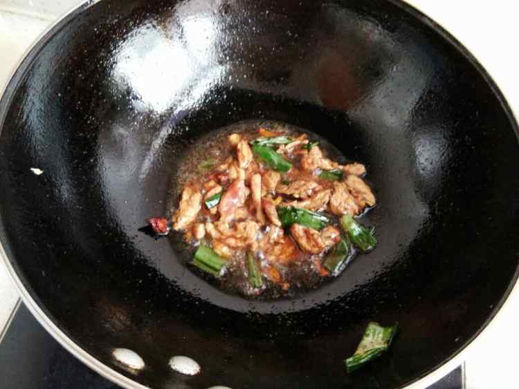 瘦肉炒甘蓝步骤5