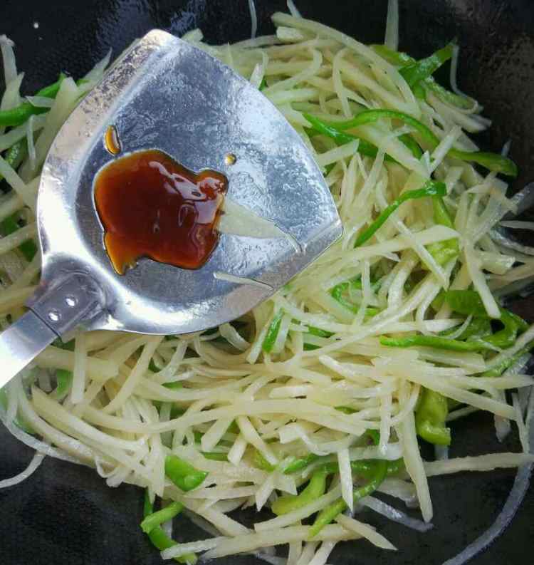 青椒土豆丝步骤6