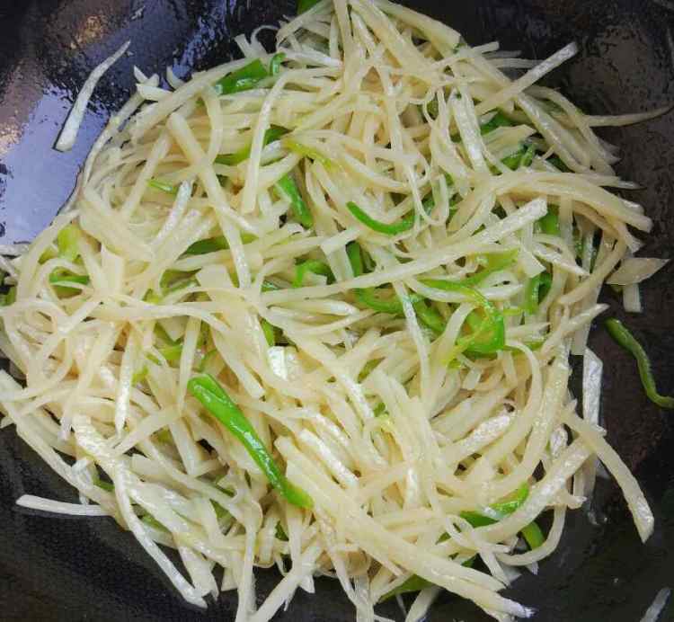 青椒土豆丝步骤7