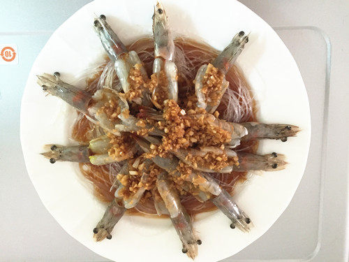 蒜蓉粉丝蒸虾步骤11