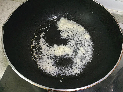 蒜蓉粉丝蒸虾步骤8