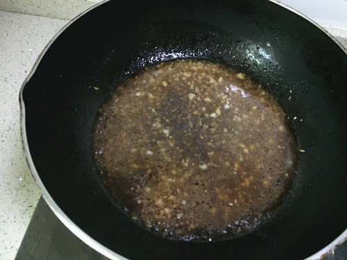 蒜蓉粉丝蒸虾步骤9
