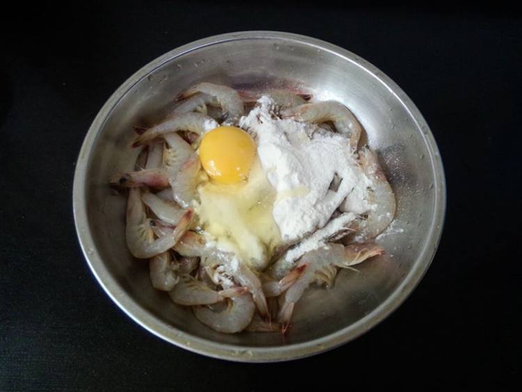 酥炸白条虾步骤4