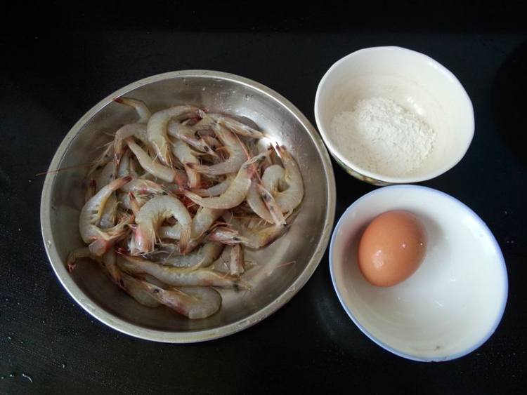酥炸白条虾步骤1