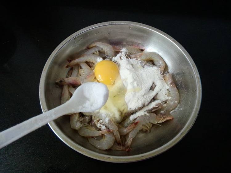 酥炸白条虾步骤5