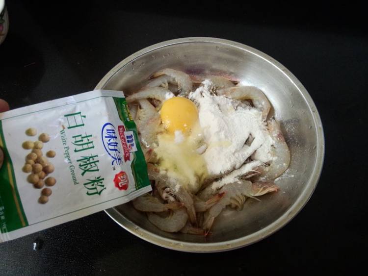 酥炸白条虾步骤6
