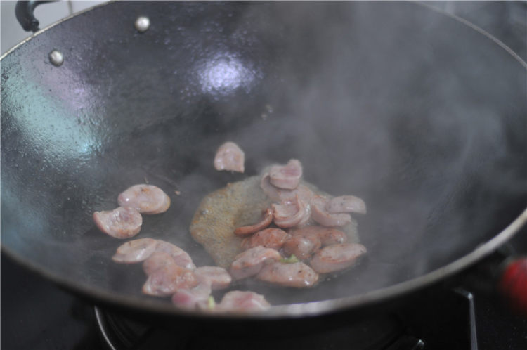 四季豆炒肉肠步骤3