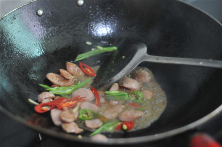 四季豆炒肉肠步骤4
