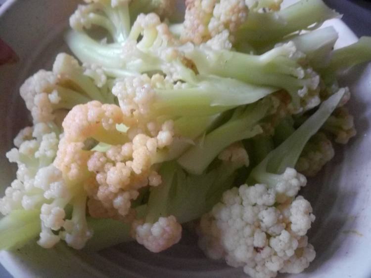 小炒花菜步骤2