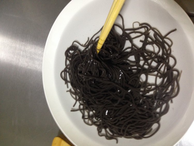 酸辣蕨根粉步骤3
