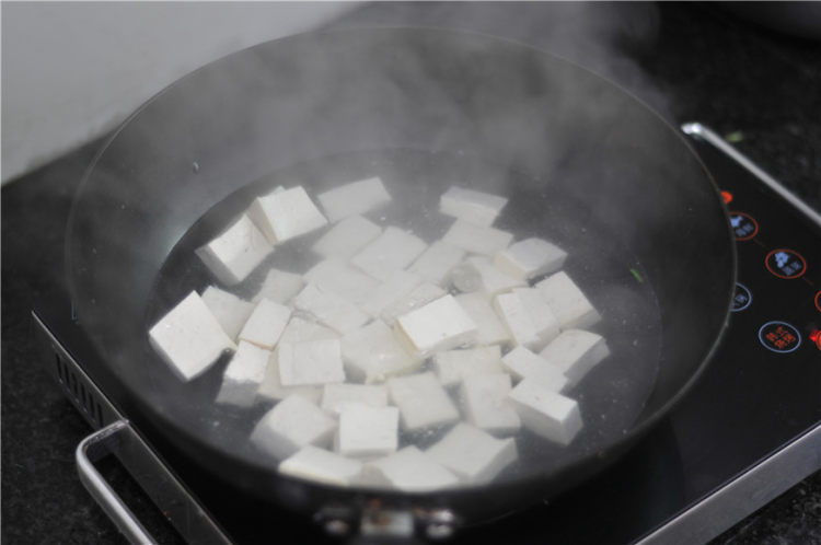 肉末豆腐步骤2