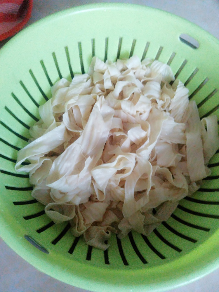回锅肉炒豆腐皮步骤5