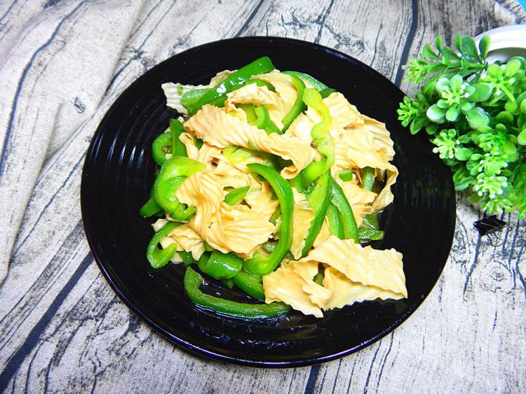 菜椒炒豆皮步骤10