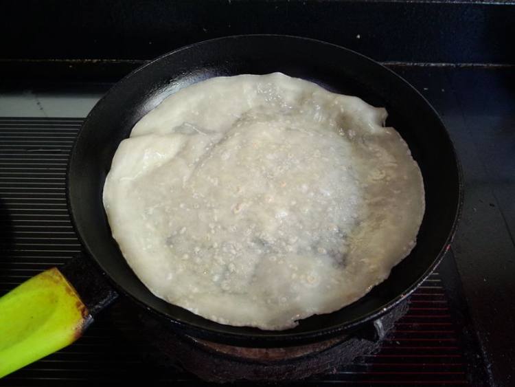 鸡蛋酱肉丝面饼步骤3
