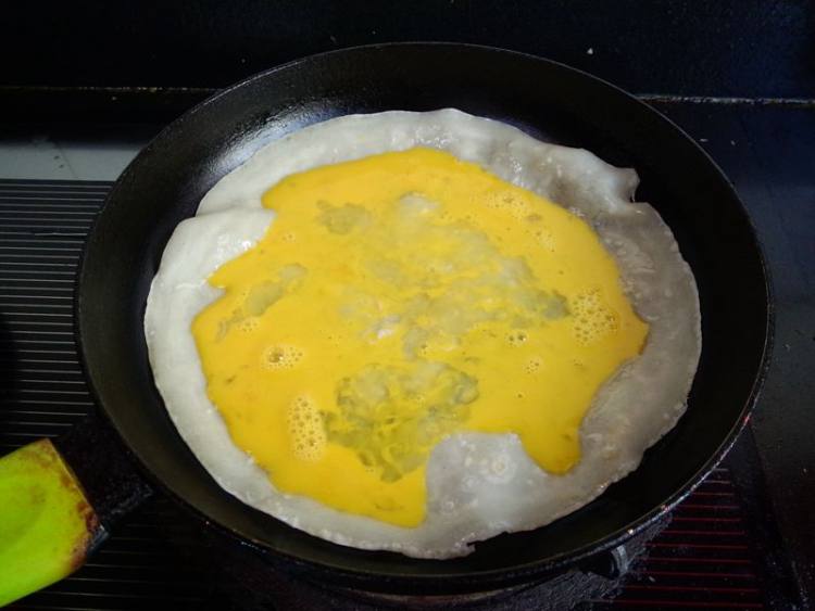 鸡蛋酱肉丝面饼步骤4