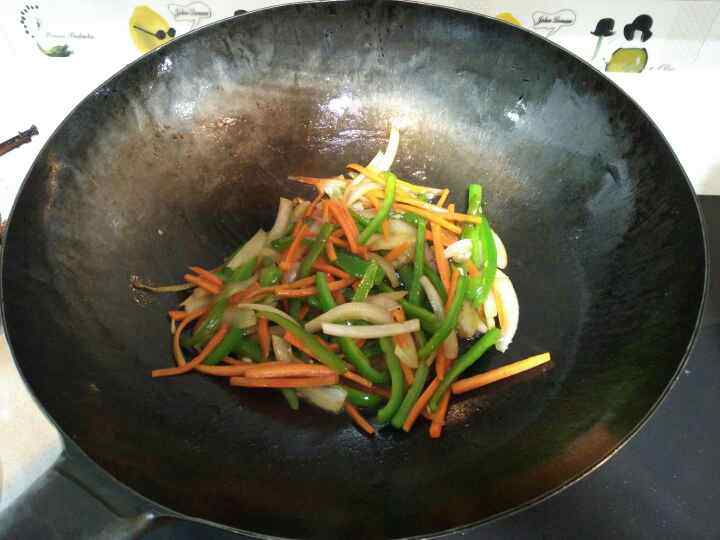 黑椒牛肉丝步骤7