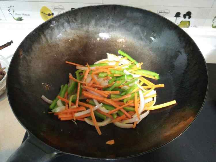 黑椒牛肉丝步骤6