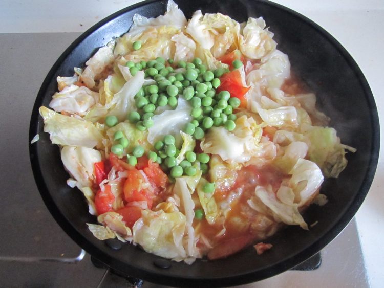 青豆番茄炒包菜步骤6