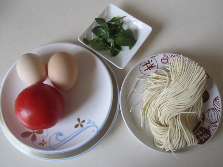 荆芥西红柿鸡蛋面步骤1