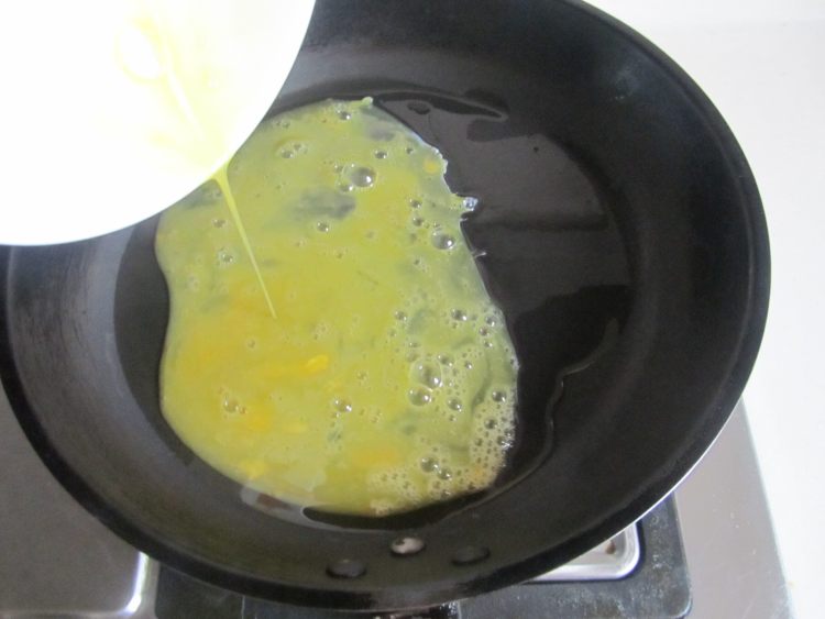 荆芥西红柿鸡蛋面步骤3