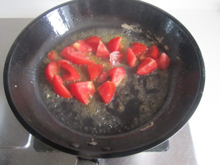 荆芥西红柿鸡蛋面步骤5