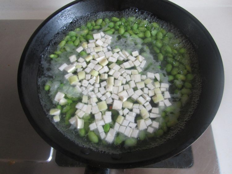 毛豆茭白炒肉丁步骤4