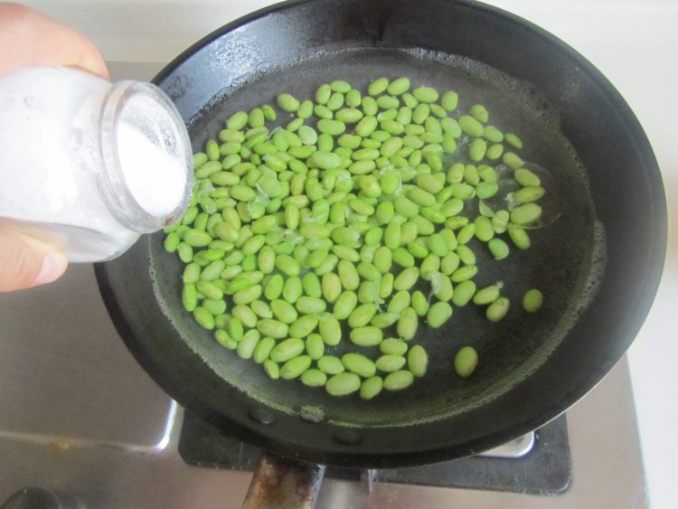 毛豆茭白炒肉丁步骤3