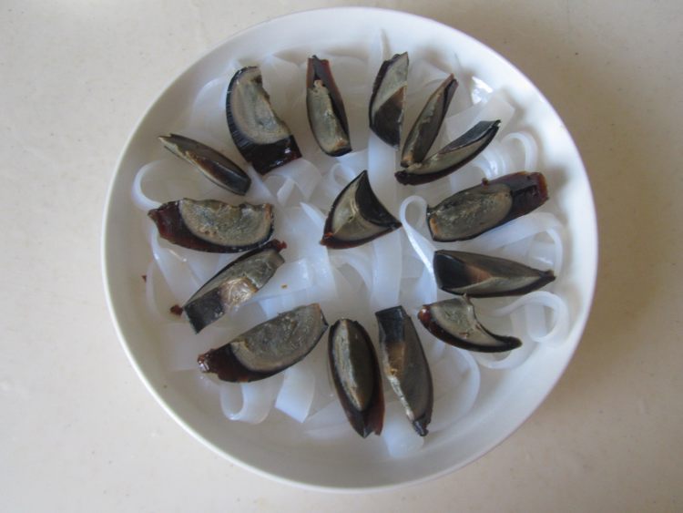 香菜皮蛋拌凉粉步骤4