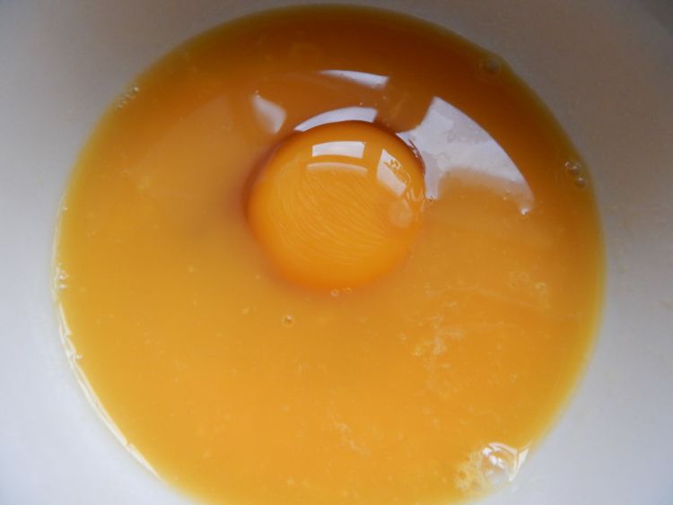 蚕豆炒鸡蛋步骤3