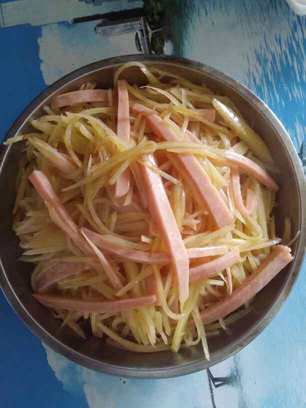 土豆丝炒火腿步骤7