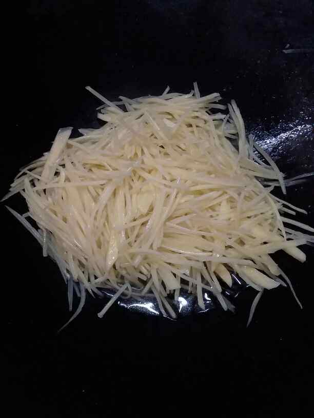 土豆丝炒火腿步骤3