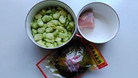 酸菜豆瓣炒肉丝步骤1