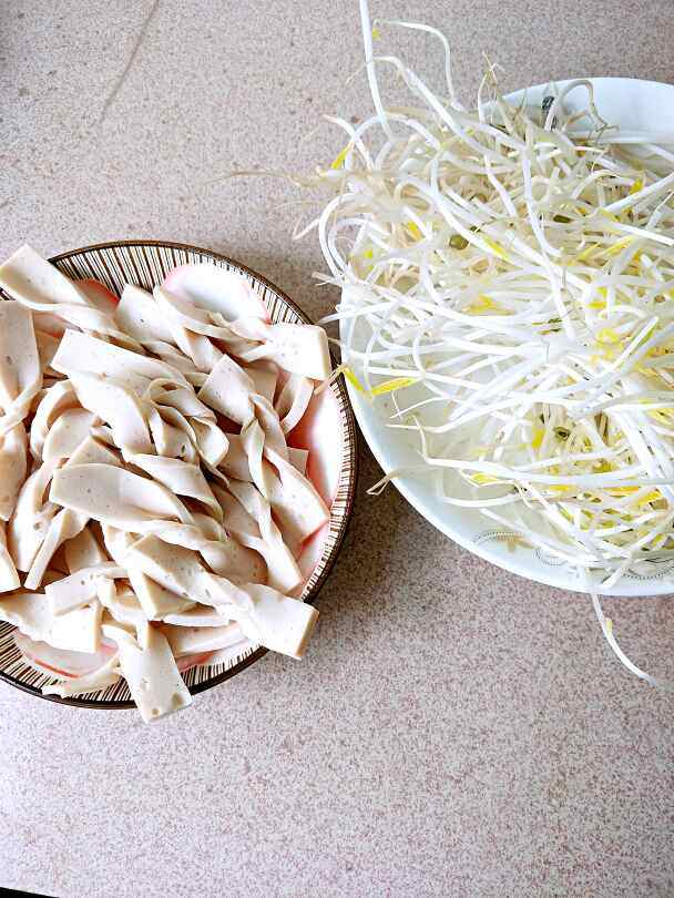 豆芽炒肉糕步骤2