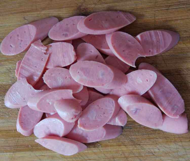 黄瓜炒火腿肠步骤2