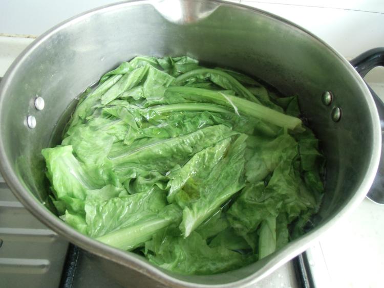 莴笋叶炒肉末步骤2