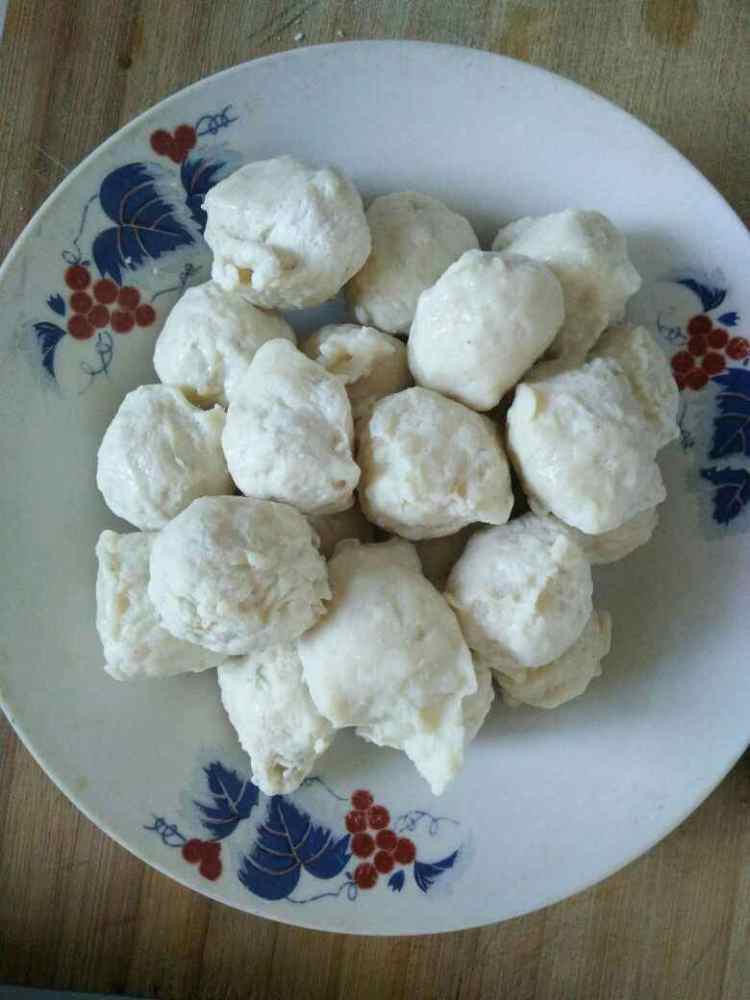 炒墨鱼丸步骤1