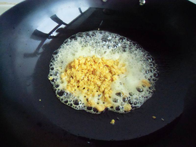 咸蛋黄烧豆腐步骤5