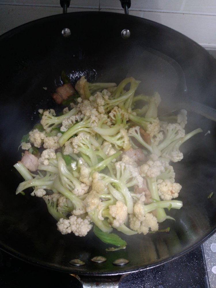 小炒菜花步骤5