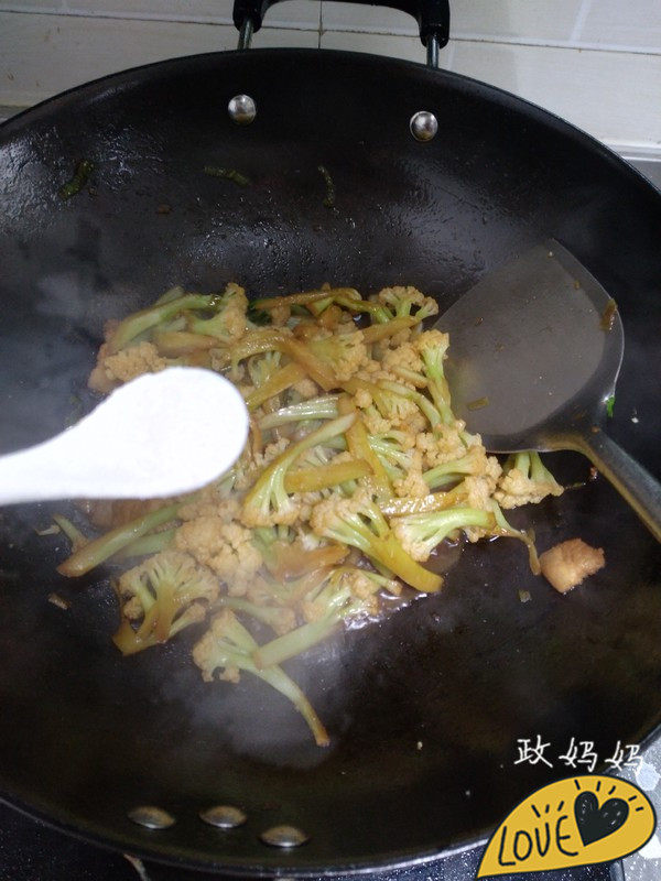 小炒菜花步骤6
