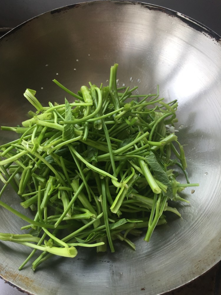蒜蓉炒空心菜步骤5