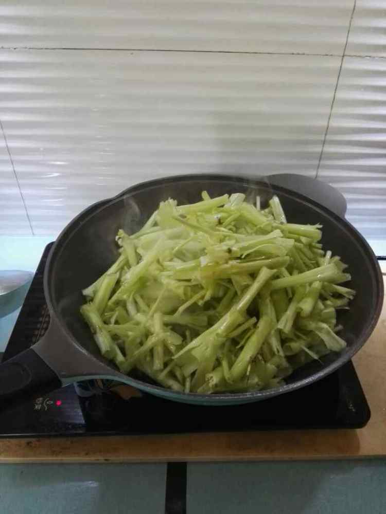 辣椒炒白管步骤7