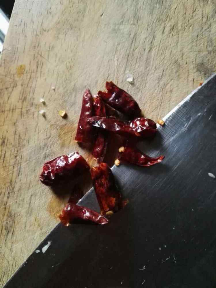 辣椒炒白管步骤4