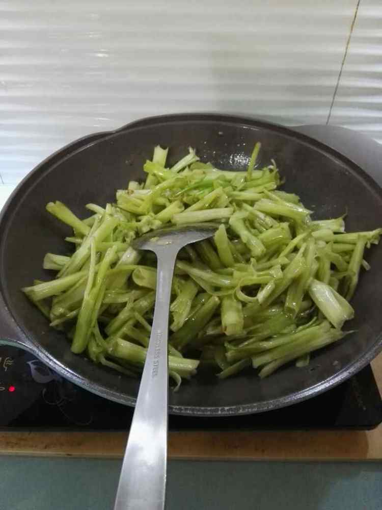 辣椒炒白管步骤8