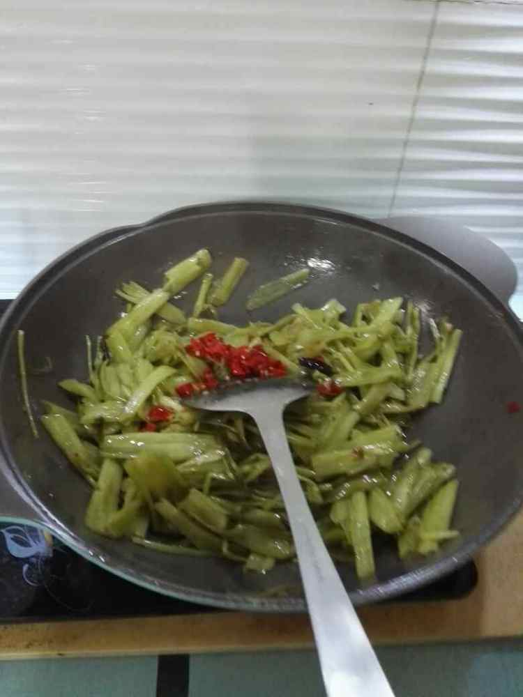 辣椒炒白管步骤10