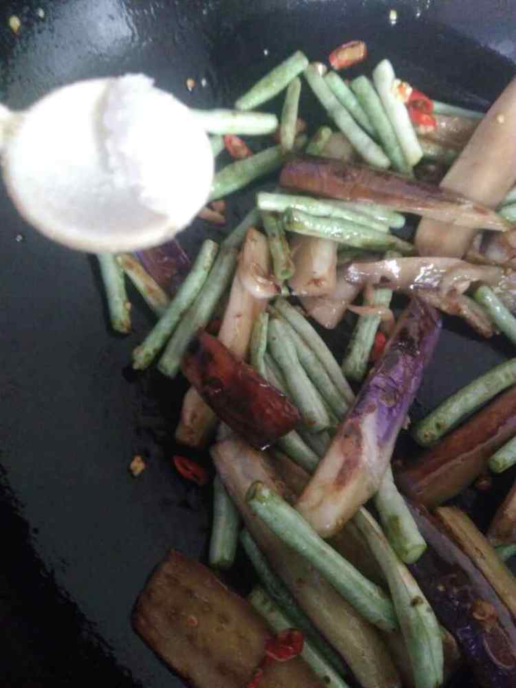 豆角烧茄子步骤8