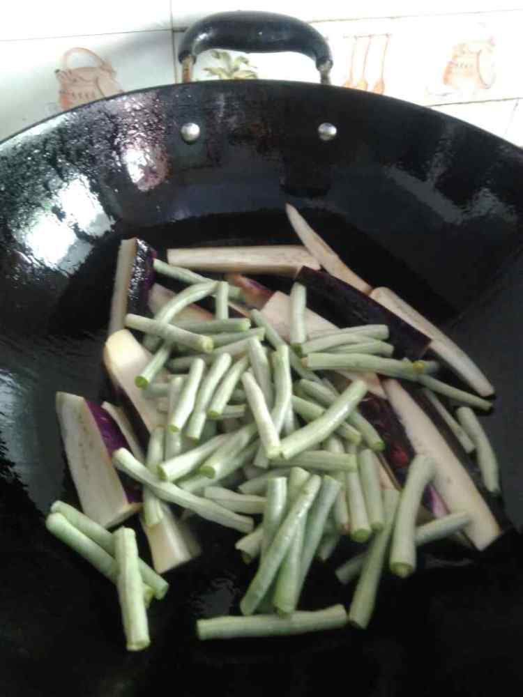 豆角烧茄子步骤7