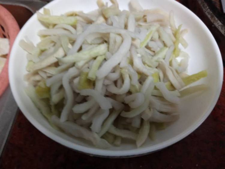 腊味炒萝卜干步骤3
