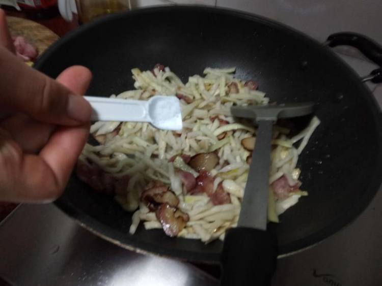 腊味炒萝卜干步骤7