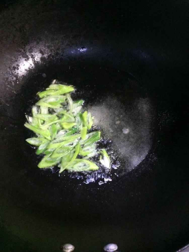 青椒炒土豆丝步骤3
